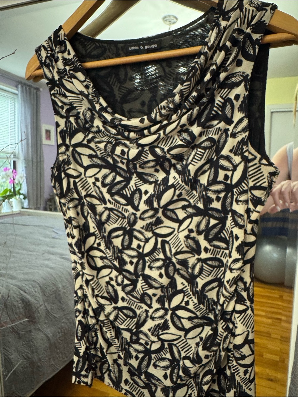 Cable & Gauge Black and Cream Leaf-Print Sleeveless Cowl Neck Tank